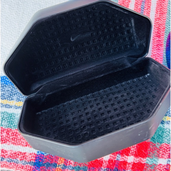 Nike Windshield Elite 20 Mirrored Sunglasses - Picture 3 of 16